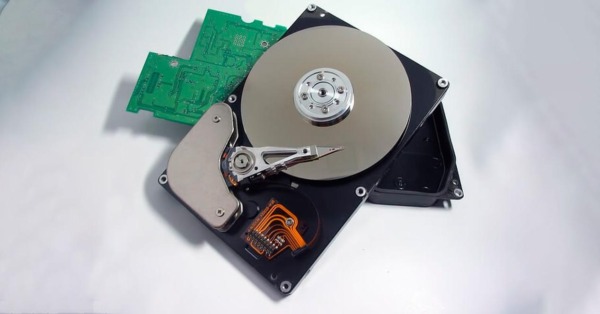 ¿Es un disco duro externo más lento que un disco duro interno?
